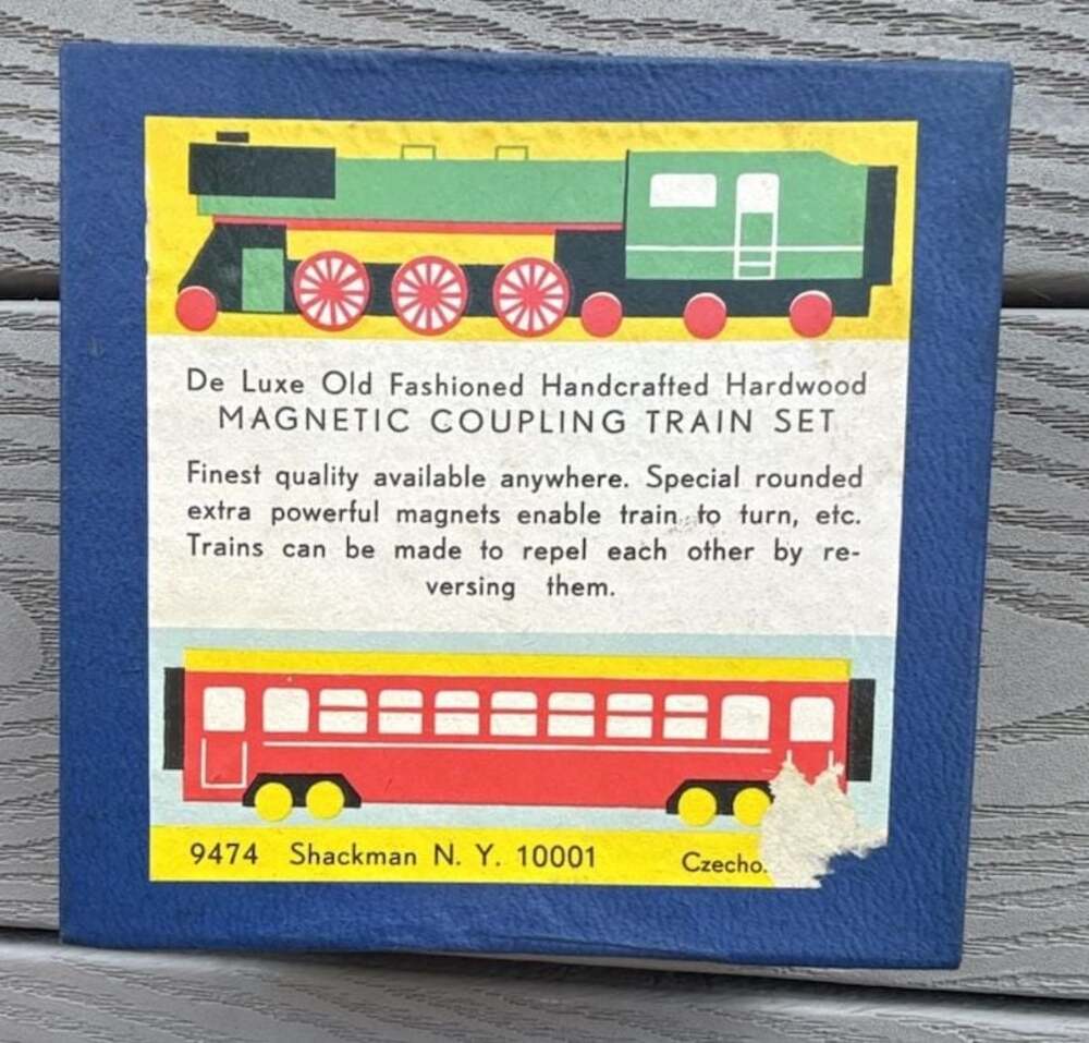 VTG Shackman De Luxe Old Fashioned Handcrafted wood Magnetic Coupling Train Set